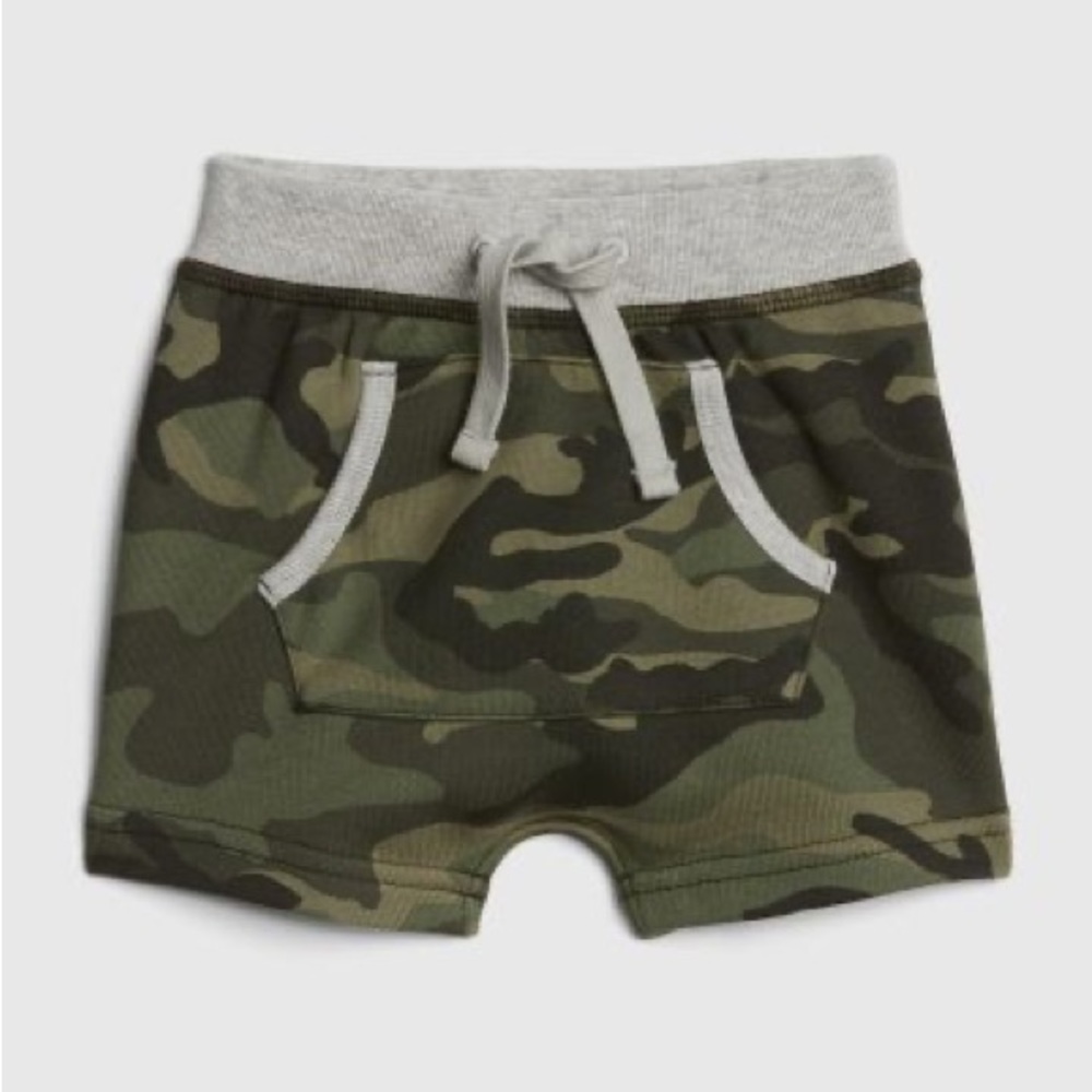 Gap baby boy short 3-6M pre-owned used once